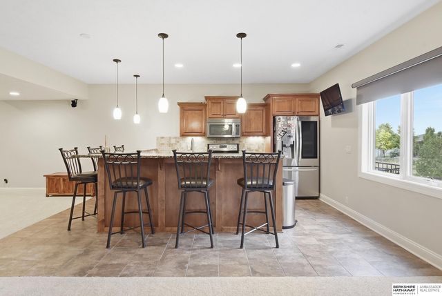 18664 Oregon Circle, Elkhorn, NE 68022