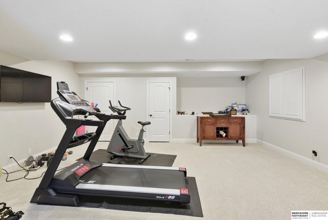 18664 Oregon Circle, Elkhorn, NE 68022