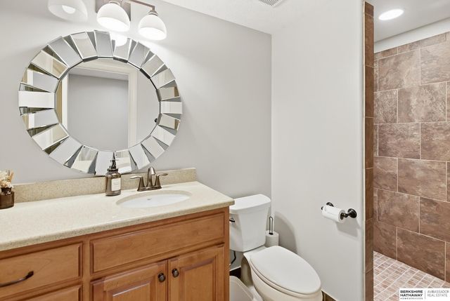 18664 Oregon Circle, Elkhorn, NE 68022