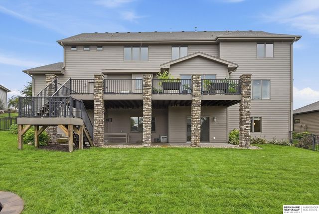 18664 Oregon Circle, Elkhorn, NE 68022