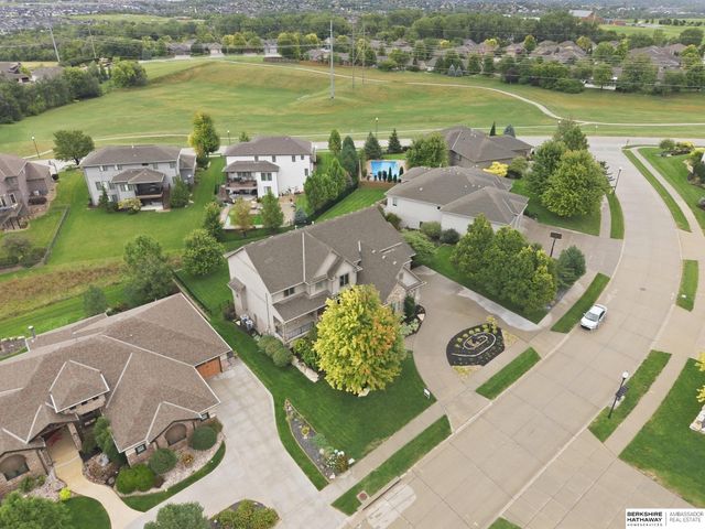 18664 Oregon Circle, Elkhorn, NE 68022