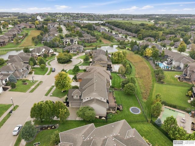 18664 Oregon Circle, Elkhorn, NE 68022