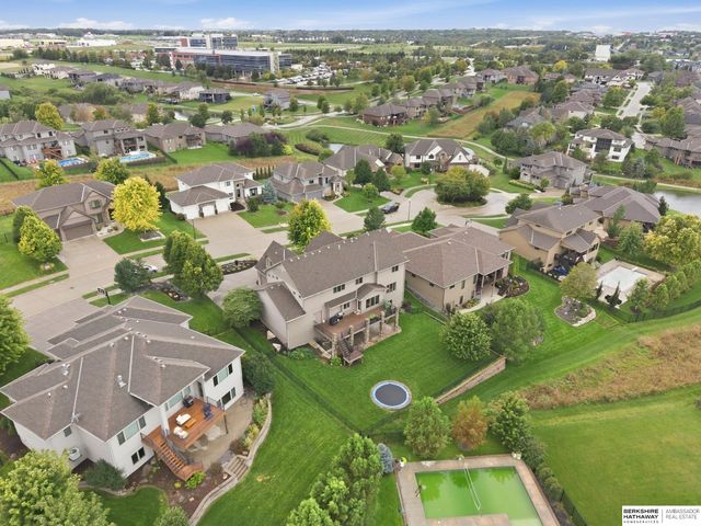 18664 Oregon Circle, Elkhorn, NE 68022