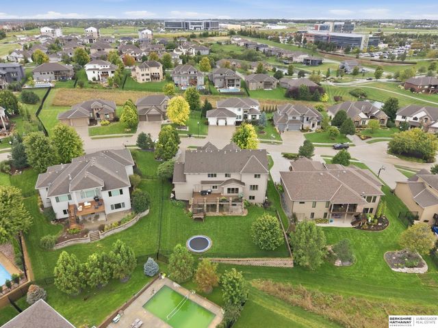 18664 Oregon Circle, Elkhorn, NE 68022