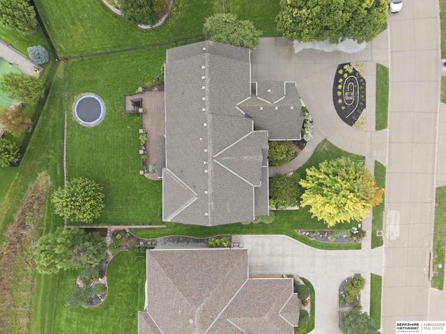 18664 Oregon Circle, Elkhorn, NE 68022