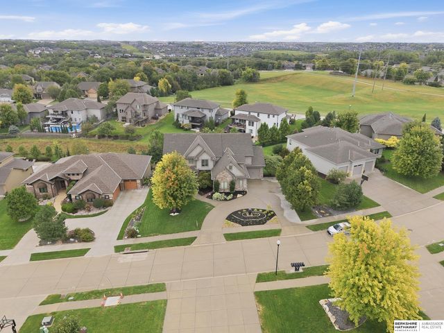 18664 Oregon Circle, Elkhorn, NE 68022
