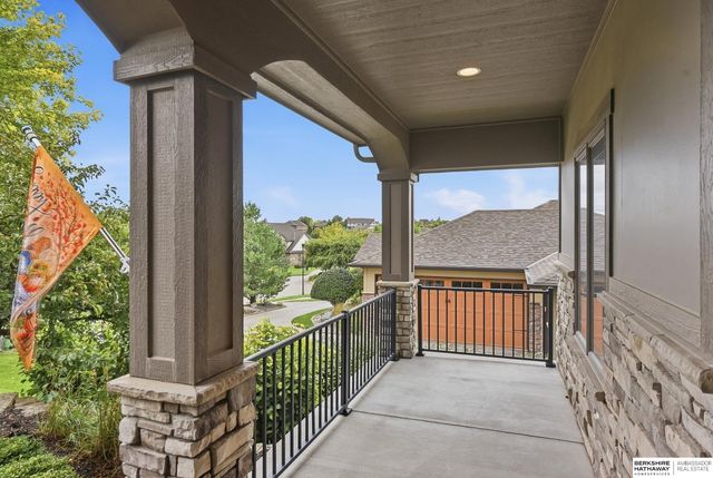 18664 Oregon Circle, Elkhorn, NE 68022