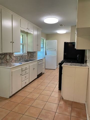 901 Uta Boulevard, Arlington, TX 76013