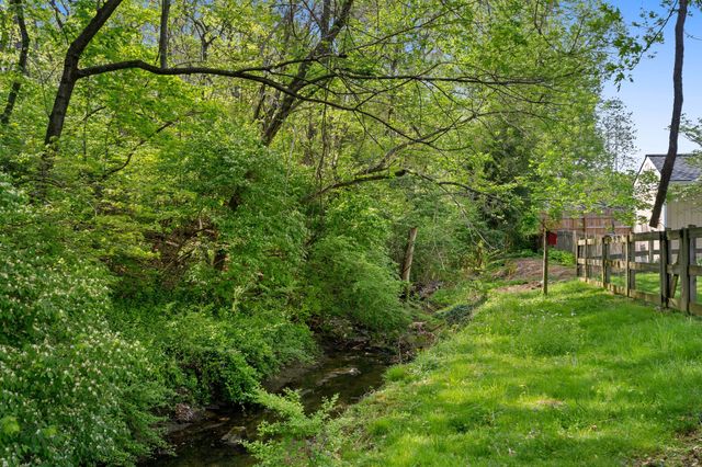 4909 Yorkshire Rd, Nashville, TN 37211