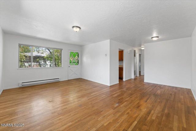 601 Oakwood Drive Apt 4, Sparks, NV 89431