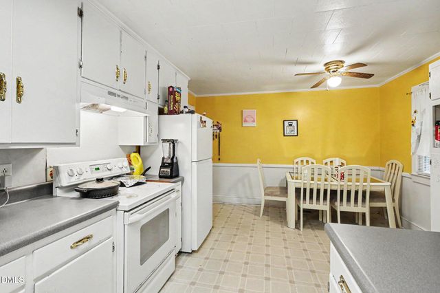 2006 N Ashland Drive, Burlington, NC 27217