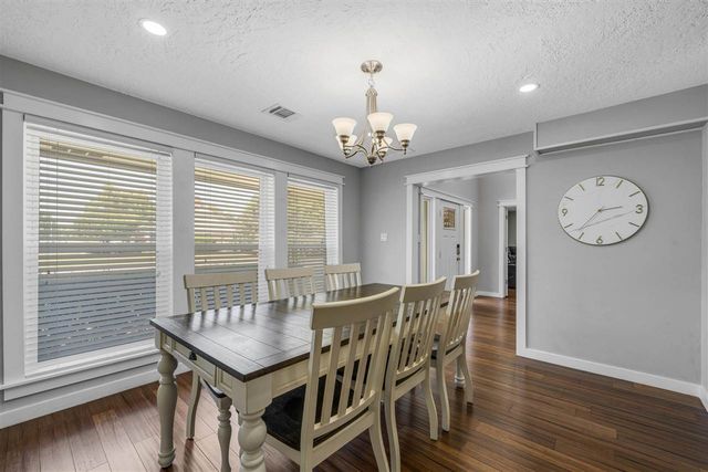 913 NW Becontree Dr, Lawton, OK 73505