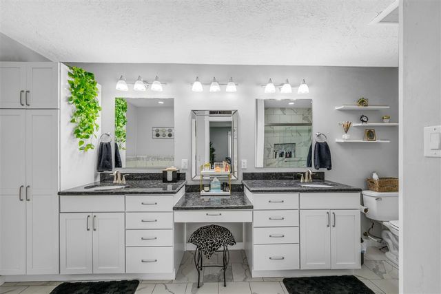 913 NW Becontree Dr, Lawton, OK 73505