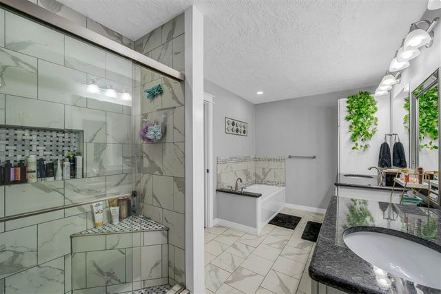 913 NW Becontree Dr, Lawton, OK 73505