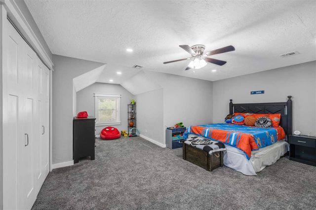 913 NW Becontree Dr, Lawton, OK 73505