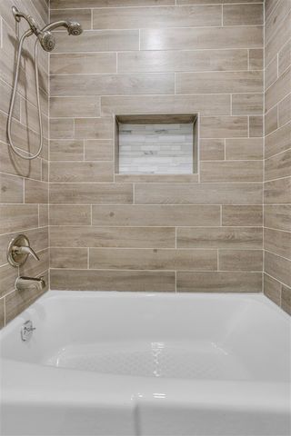 913 NW Becontree Dr, Lawton, OK 73505