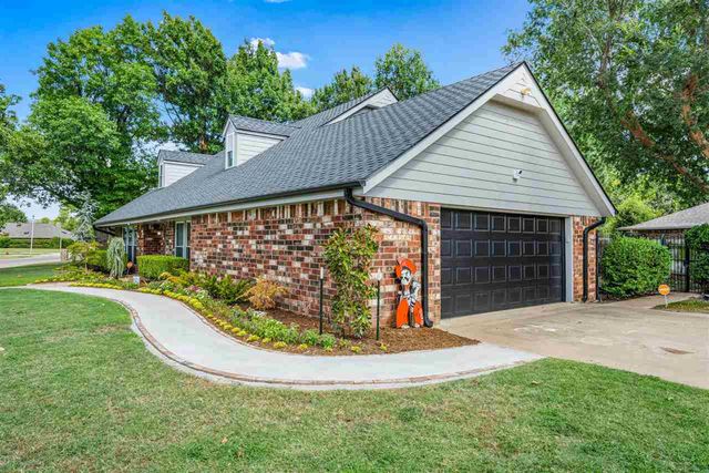 913 NW Becontree Dr, Lawton, OK 73505