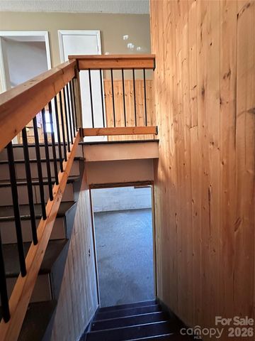 621 E 11th Street, Newton, NC 28658