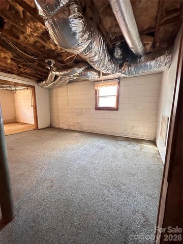 621 E 11th Street, Newton, NC 28658