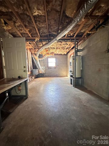 621 E 11th Street, Newton, NC 28658