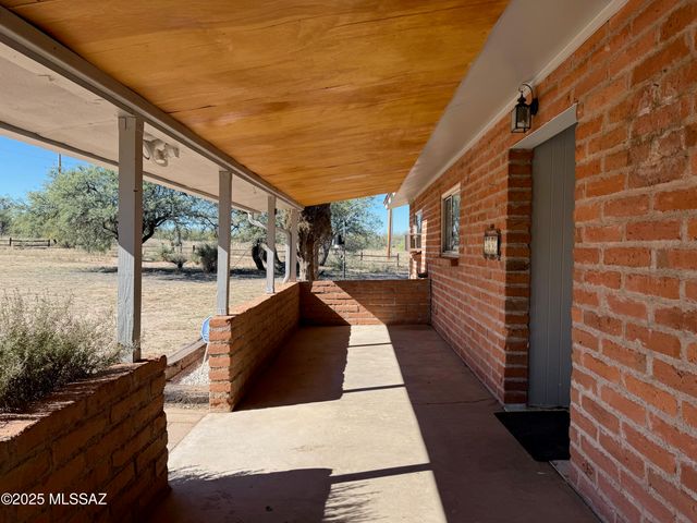 2856 W Trails End Road, Benson, AZ 85602