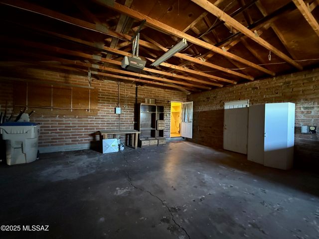 2856 W Trails End Road, Benson, AZ 85602