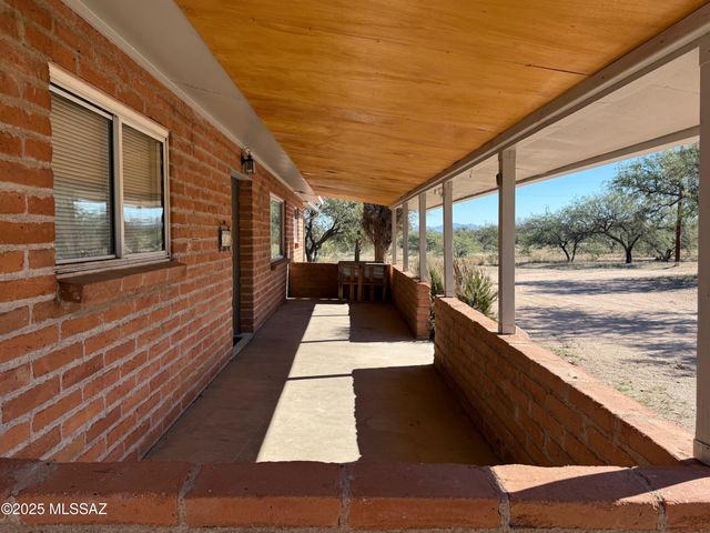 2856 W Trails End Road, Benson, AZ 85602