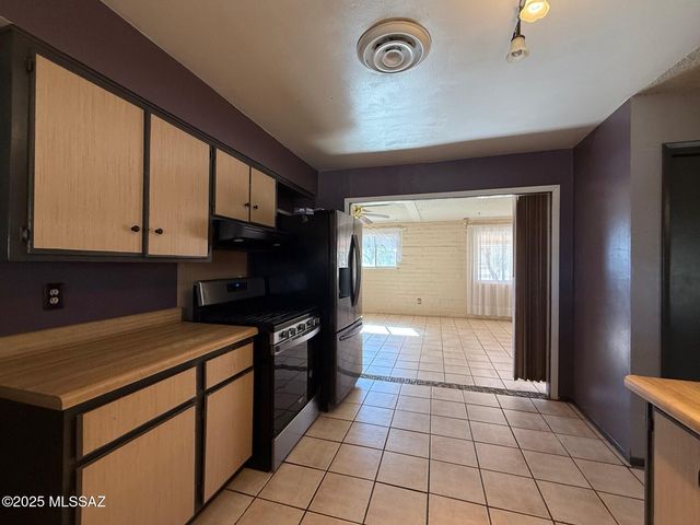 2856 W Trails End Road, Benson, AZ 85602