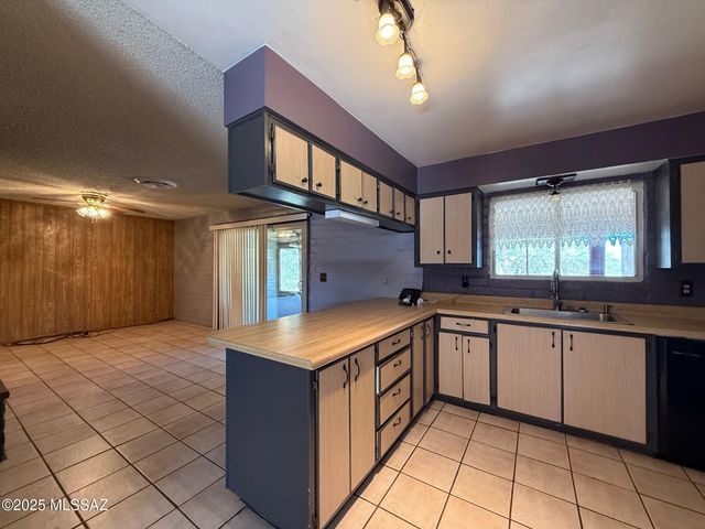 2856 W Trails End Road, Benson, AZ 85602