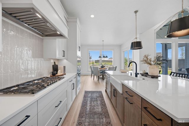 1910 E Adler Hof St, Meridian, ID 83642