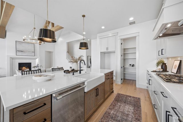 1910 E Adler Hof St, Meridian, ID 83642