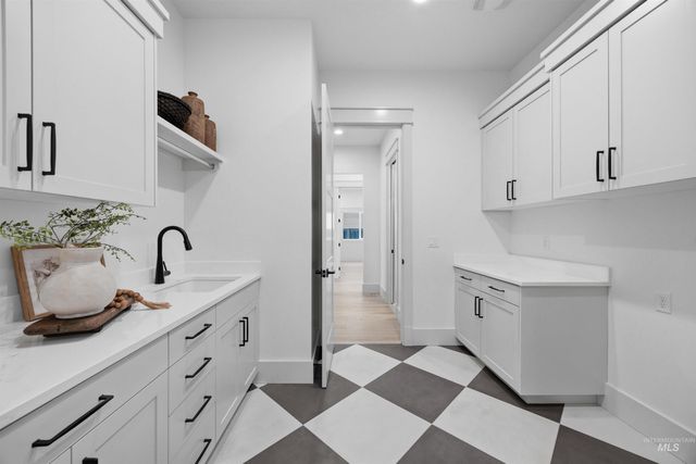1910 E Adler Hof St, Meridian, ID 83642