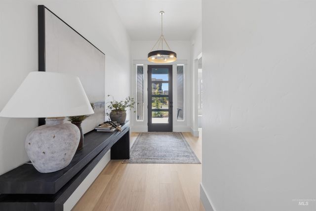 1910 E Adler Hof St, Meridian, ID 83642