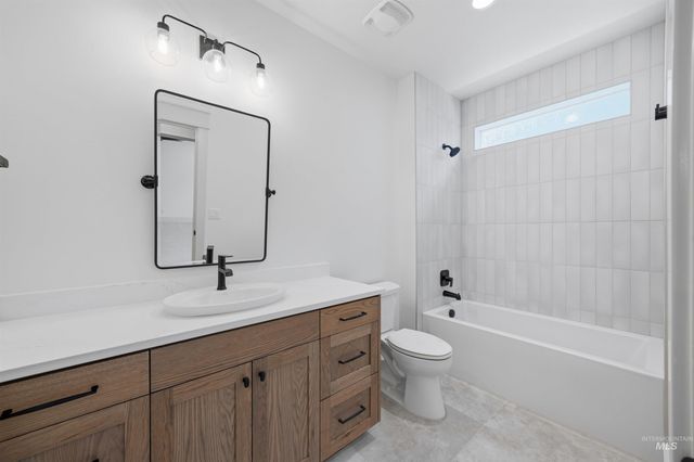 1910 E Adler Hof St, Meridian, ID 83642