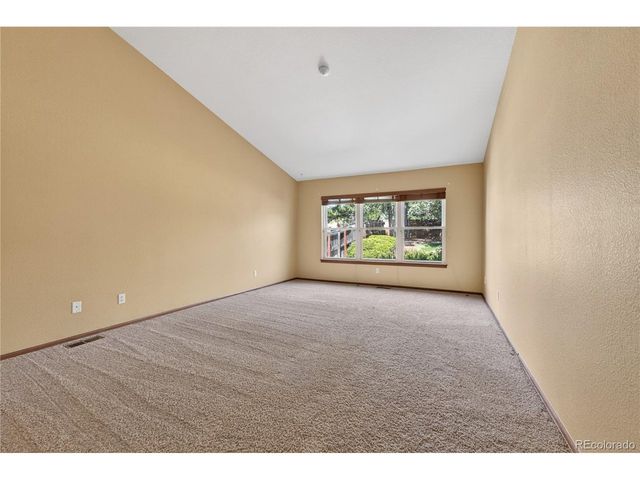 9823 Pebble Beach Ln, Lone Tree, CO 80124