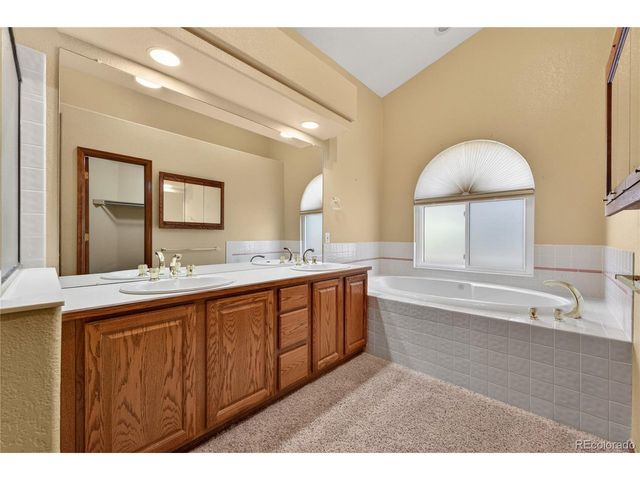 9823 Pebble Beach Ln, Lone Tree, CO 80124