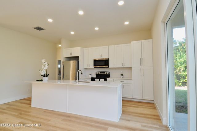 1043 Walden Boulevard SE, Palm Bay, FL 32909