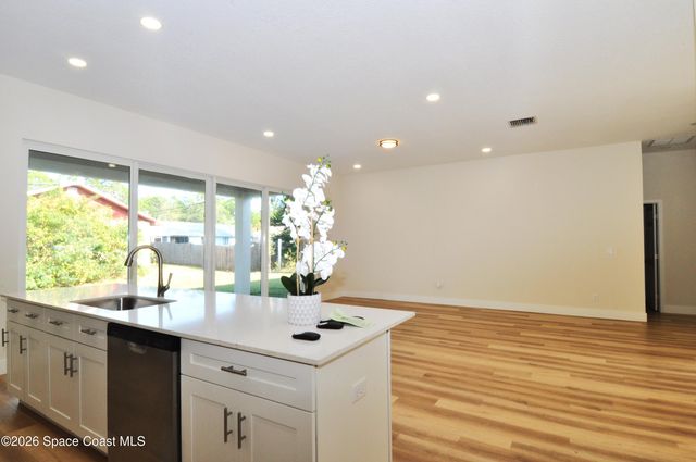 1043 Walden Boulevard SE, Palm Bay, FL 32909