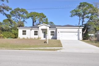 1043 Walden Boulevard SE, Palm Bay, FL 32909