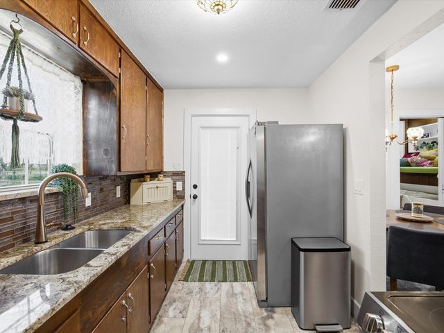 1400 Bennett Drive, Arlington, TX 76013