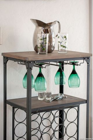 400 N Bowie, Seguin, TX 78155