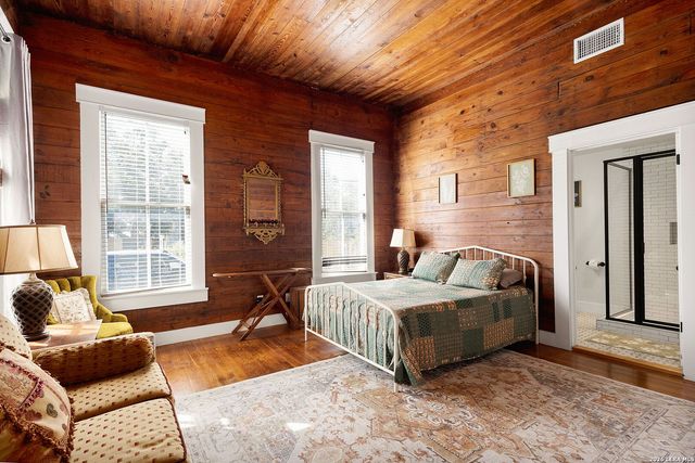 400 N Bowie, Seguin, TX 78155