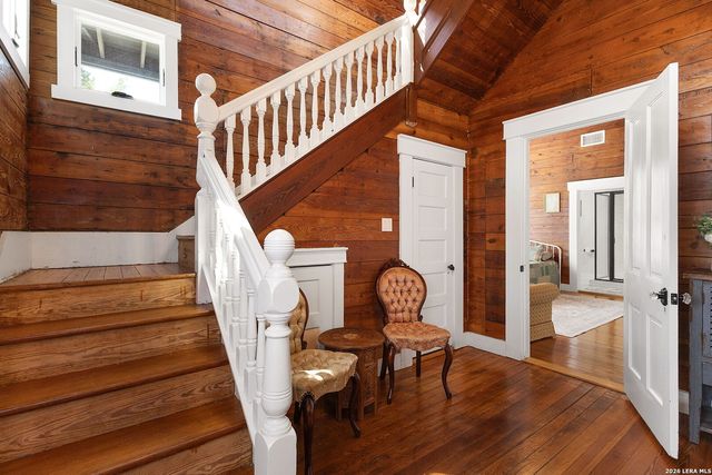 400 N Bowie, Seguin, TX 78155