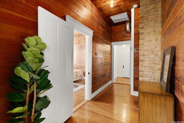 400 N Bowie, Seguin, TX 78155