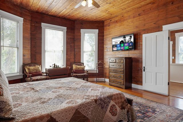 400 N Bowie, Seguin, TX 78155