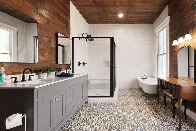 400 N Bowie, Seguin, TX 78155