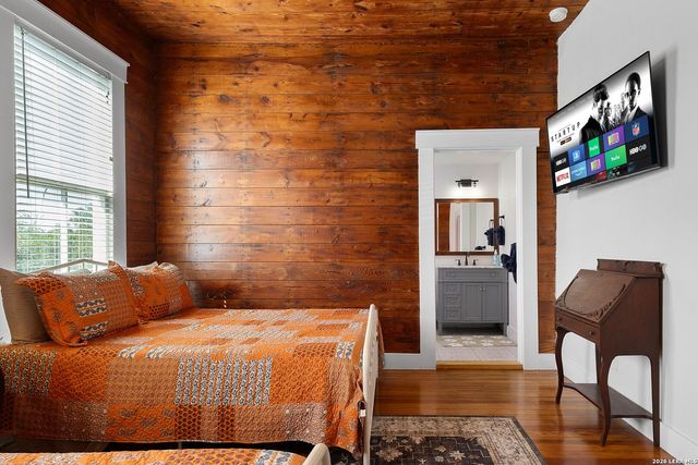 400 N Bowie, Seguin, TX 78155