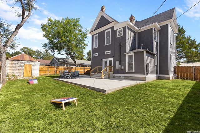 400 N Bowie, Seguin, TX 78155