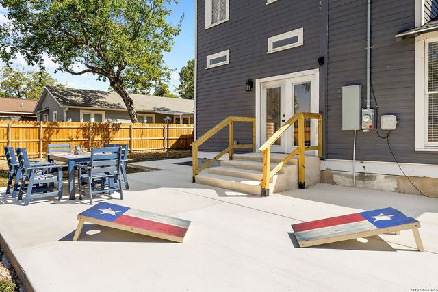 400 N Bowie, Seguin, TX 78155