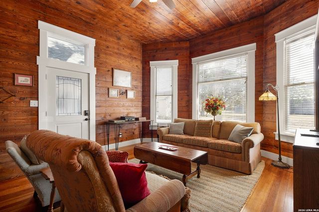 400 N Bowie, Seguin, TX 78155